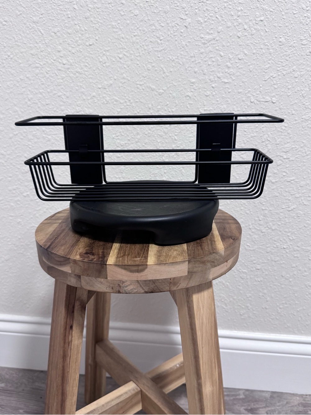 Like New Command Matte Black Bath Caddy Shower Shelf Rust Resistant Organization - Picture 13 of 15